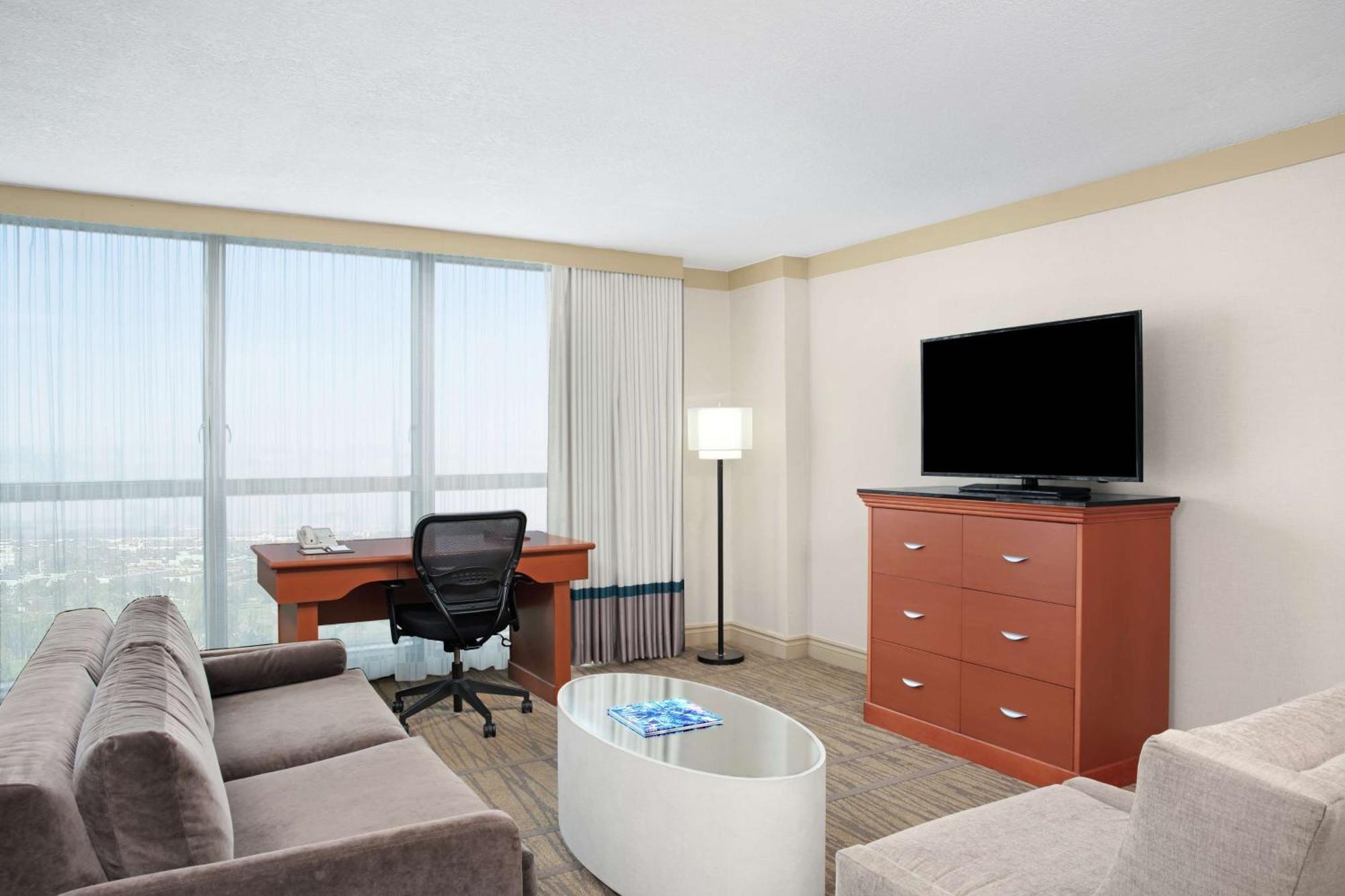 Doubletree By Hilton Hotel Miami Airport & Convention Center Майами-Спрингс Экстерьер фото